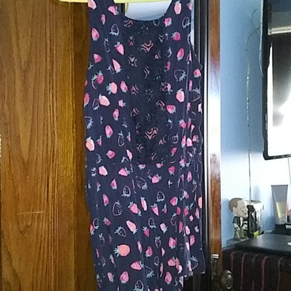 Two pieces of dress - Picture 3 of 4